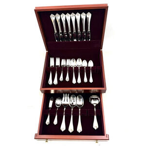 Rogers 1881 Oneida Silverplate Flatware King James 46 Piece & Case Service For 4